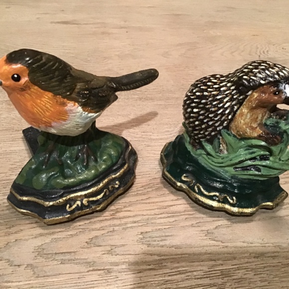 PAIR OF SMALL VINTAGE CAST IRON BIRD & HEDGEHOG DOORSTOPS/DECORATIONS/BOOK-ENDS - Picture 3 of 10